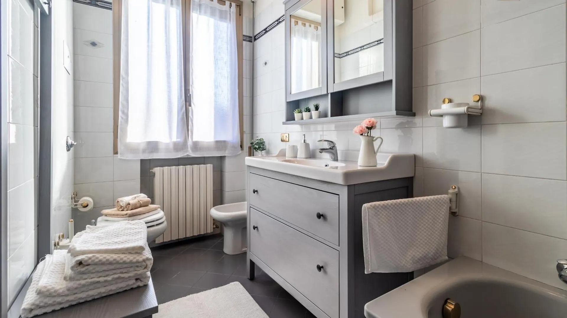 Sweet Home Graziella Vicino Stazione Bologna Per 6 Persone Apartament